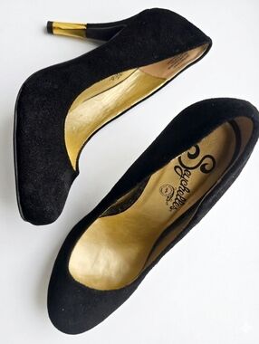 Seychelles Black Suede Heels with Gold Metallic Accent - size 7.5